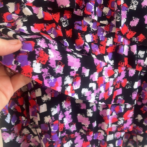 LAURA ASHLEY PETITS RUFFLED MULTICOLOURED SLEEVELESS V NECK BLOUSE SIZE SMALL - Picture 7 of 8